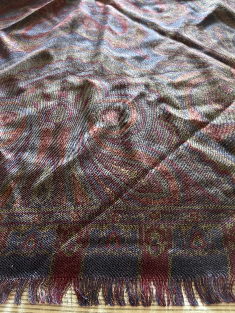 Liberty of London Oversized Wool Scarf  Shawl Wrap Paisley 54" - Picture 4 of 8
